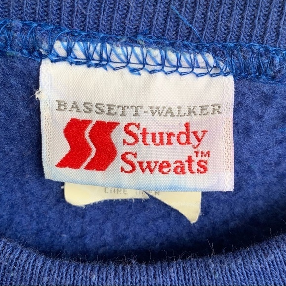 Vintage Crewneck Sweatshirt Winter All Over Print Scene Deer Trees Nature - Picture 11 of 11